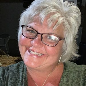 Meet your Posher, Traci